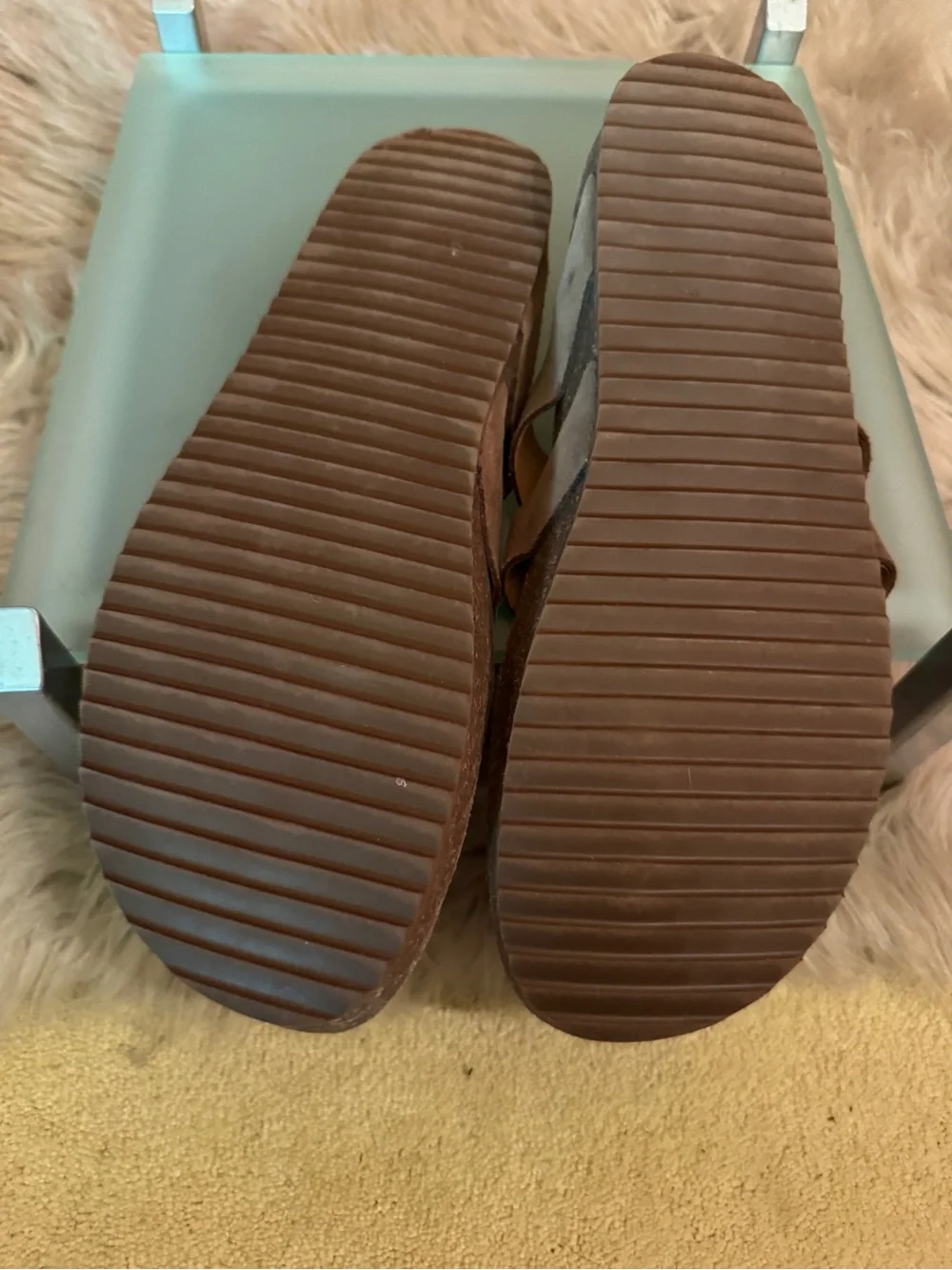 Eastland’s Men’s Tan Suede Thong Sandals